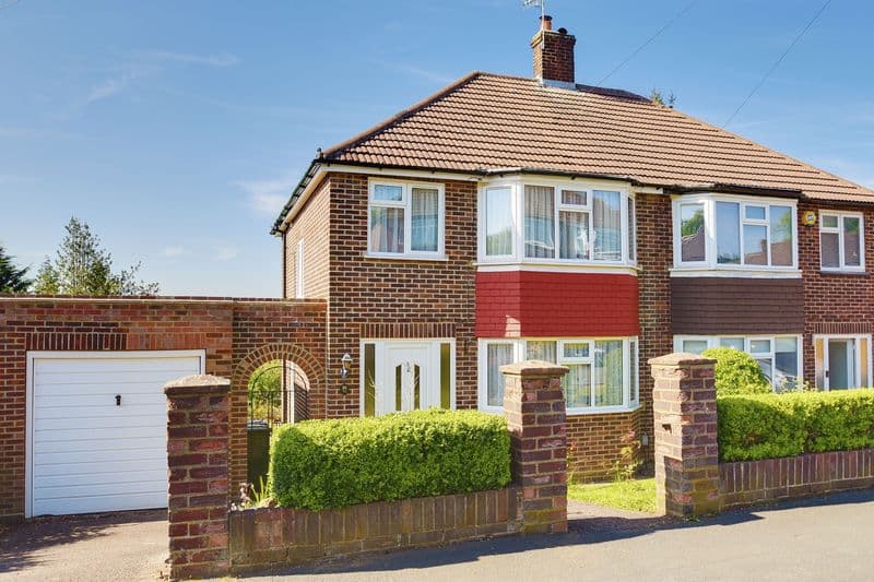 Lullington Garth, Borehamwood